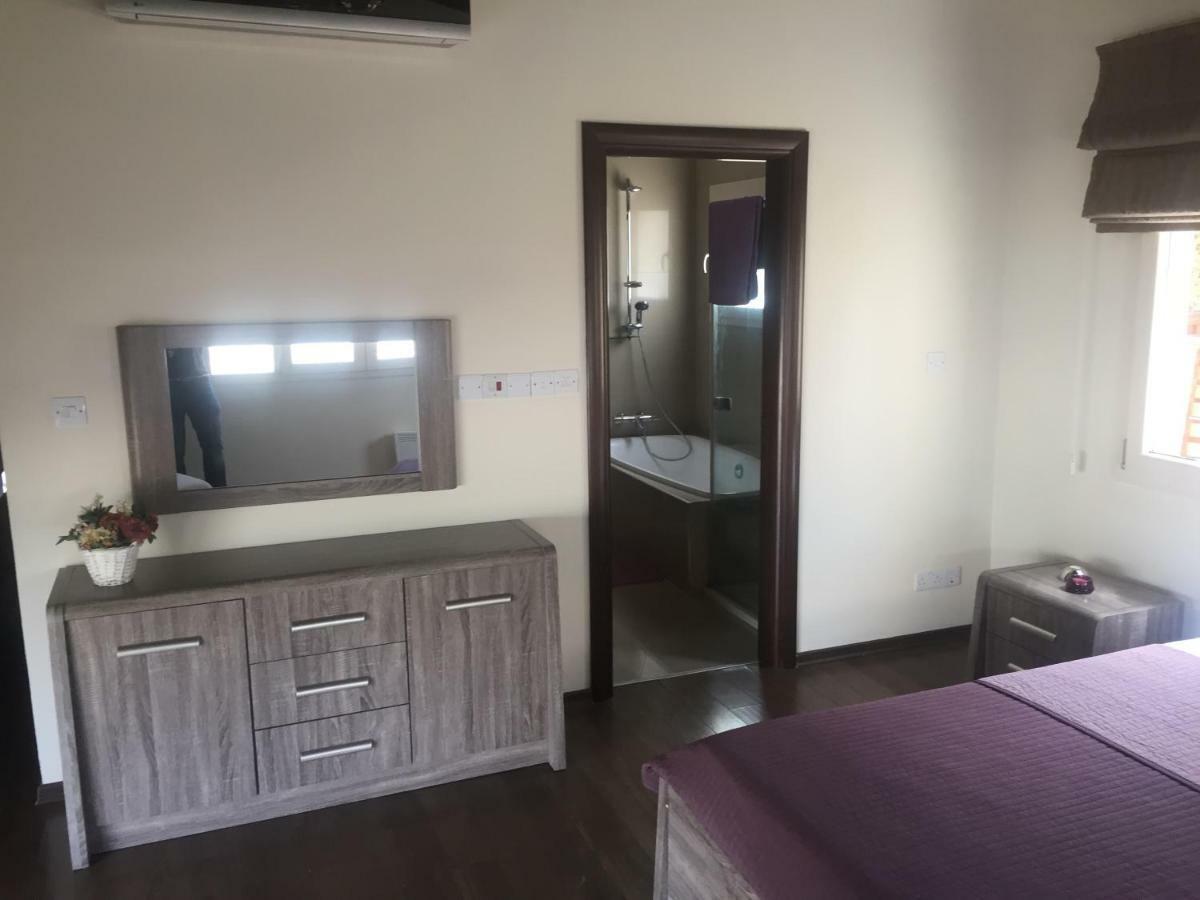 Villa Kristia Paphos Eksteriør bilde